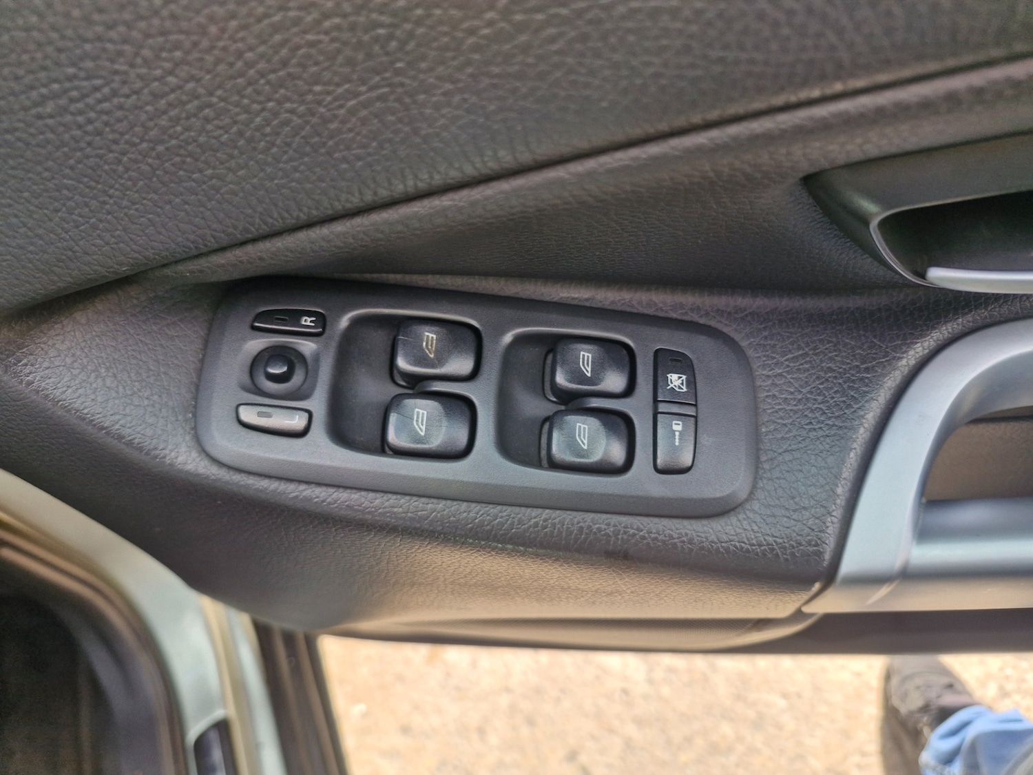 Used Volvo XC90 2004 for sale - 78198865: Photo 11