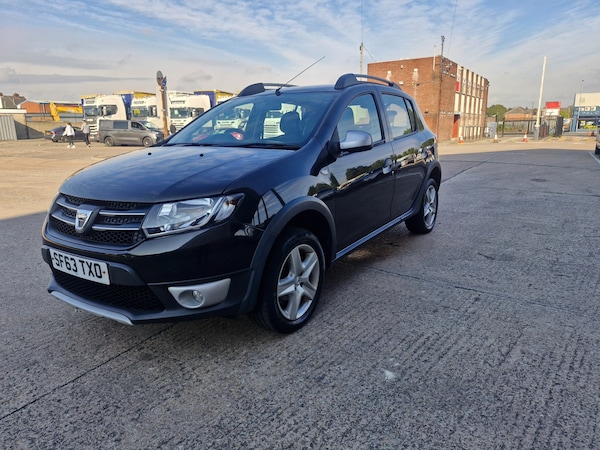 Used Dacia Sandero Stepway 2013 for sale - 76088617: Photo 2