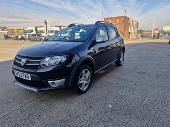 Used Dacia Sandero Stepway 2013 for sale - 76088617: Photo 2