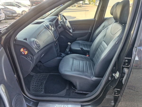 Used Dacia Sandero Stepway 2013 for sale - 76088617: Photo 6