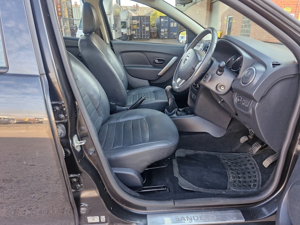 Used Dacia Sandero Stepway 2013 for sale - 76088617: Photo 9
