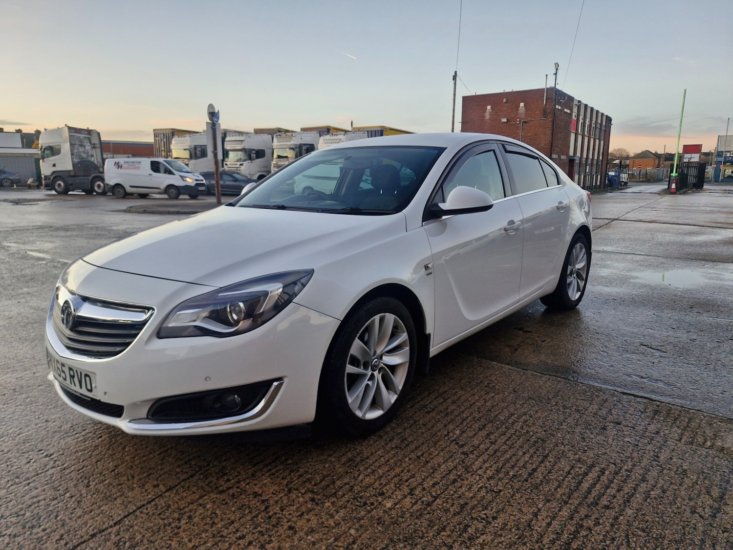 Used Vauxhall Insignia 2015 for sale - 76922014: Photo 2