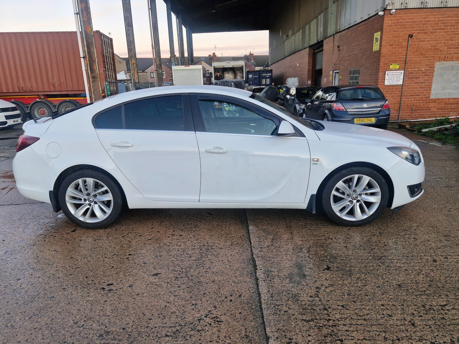 Used Vauxhall Insignia 2015 for sale - 76922014: Photo 3