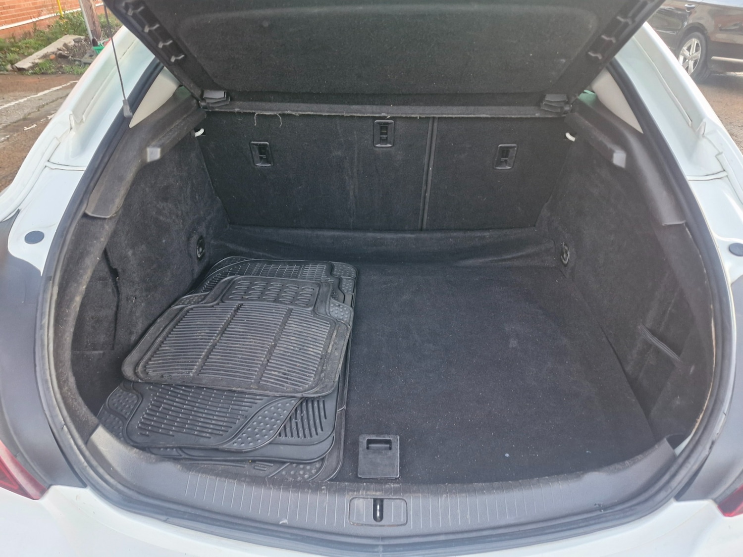 Used Vauxhall Insignia 2015 for sale - 76922014: Photo 8