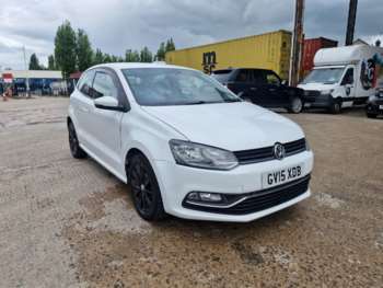 Used Volkswagen Polo 2015 for sale - 74890901: Photo