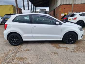 Used Volkswagen Polo 2015 for sale - 74890901: Photo