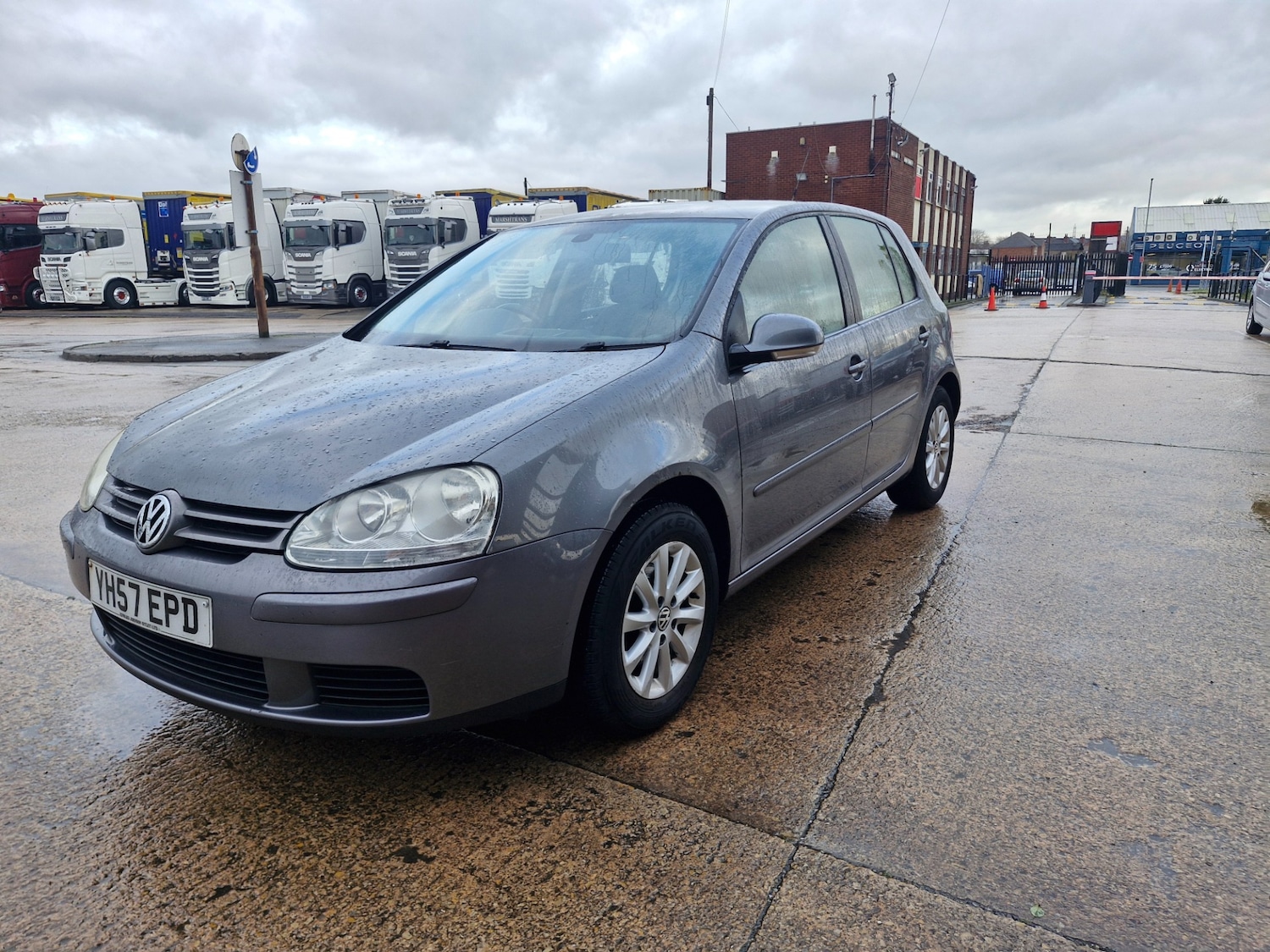 Used Volkswagen Golf 2007 for sale - 76845311: Photo 2