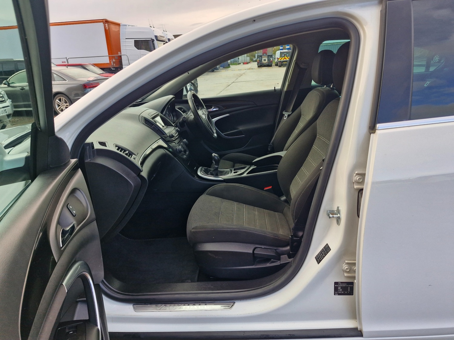 Used Vauxhall Insignia 2015 for sale - 76531798: Photo 6