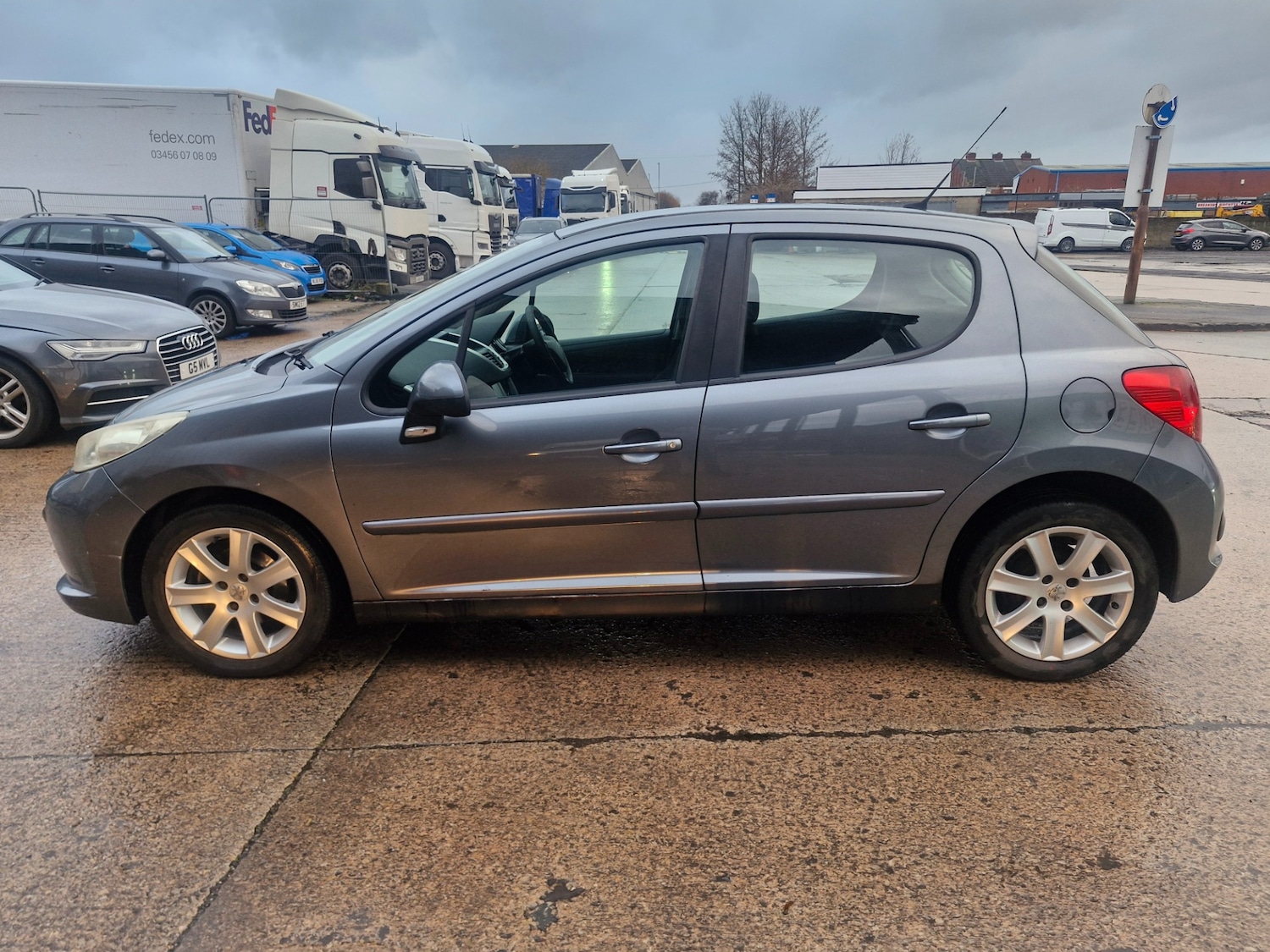 Used Peugeot 207 2009 for sale - 76882043: Photo 5