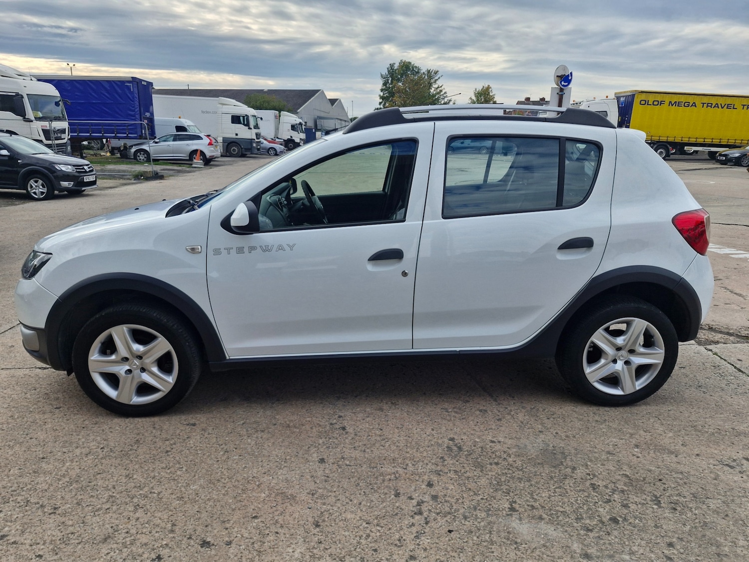 Used Dacia Sandero Stepway 2014 for sale - 76144321: Photo 5
