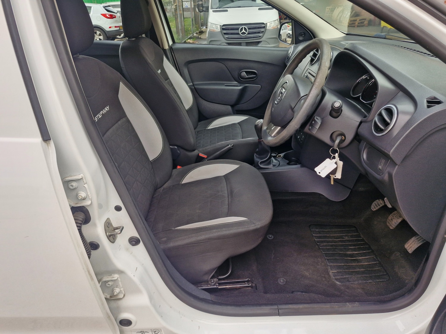 Used Dacia Sandero Stepway 2014 for sale - 76144321: Photo 9