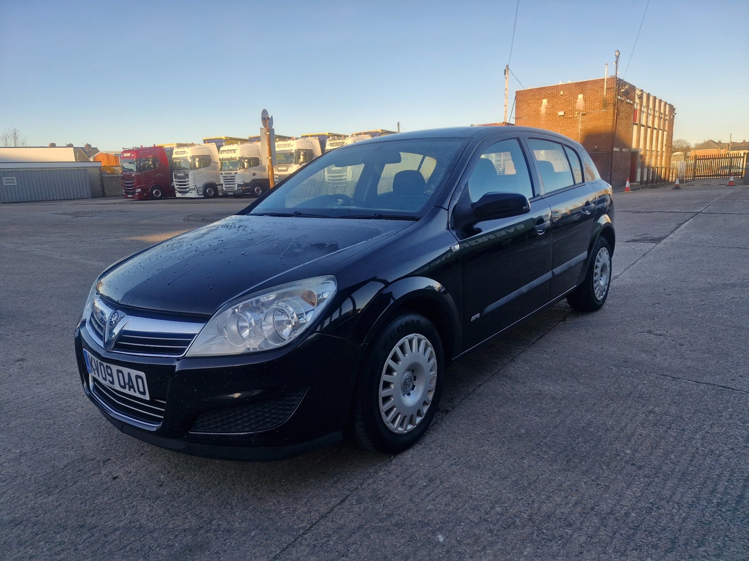 Used Vauxhall Astra 2009 for sale - 77093824: Photo 2