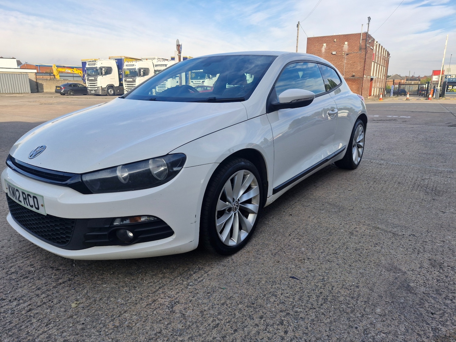 Used Volkswagen Scirocco 2012 for sale - 76088742: Photo 2