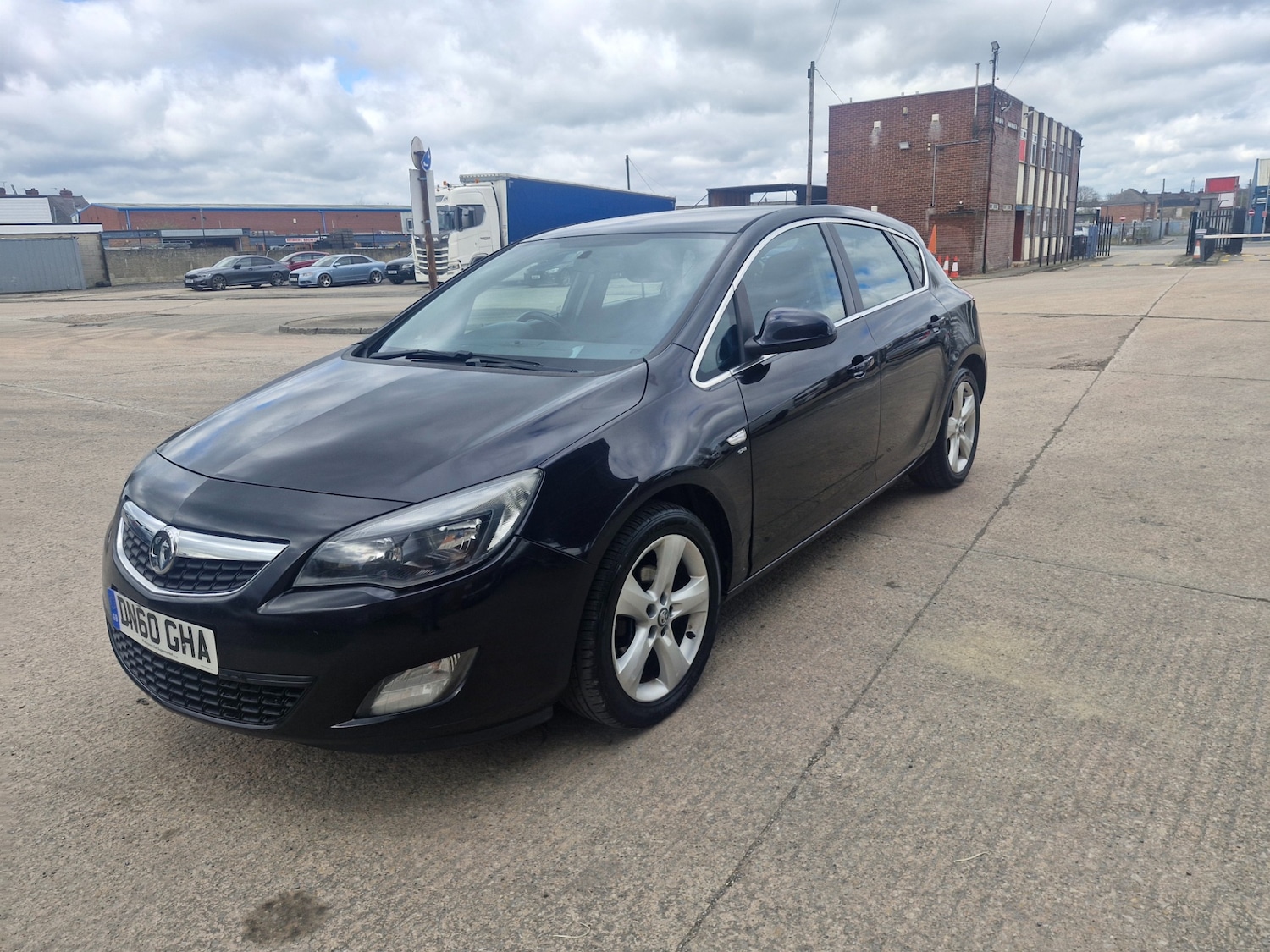 Used Vauxhall Astra 2010 for sale - 78078526: Photo 2