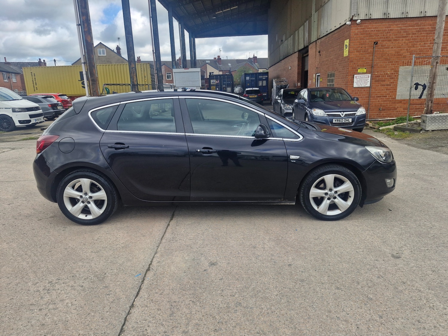 Used Vauxhall Astra 2010 for sale - 78078526: Photo 3