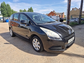 Used Peugeot 5008 2011 for sale - 75545430: Photo