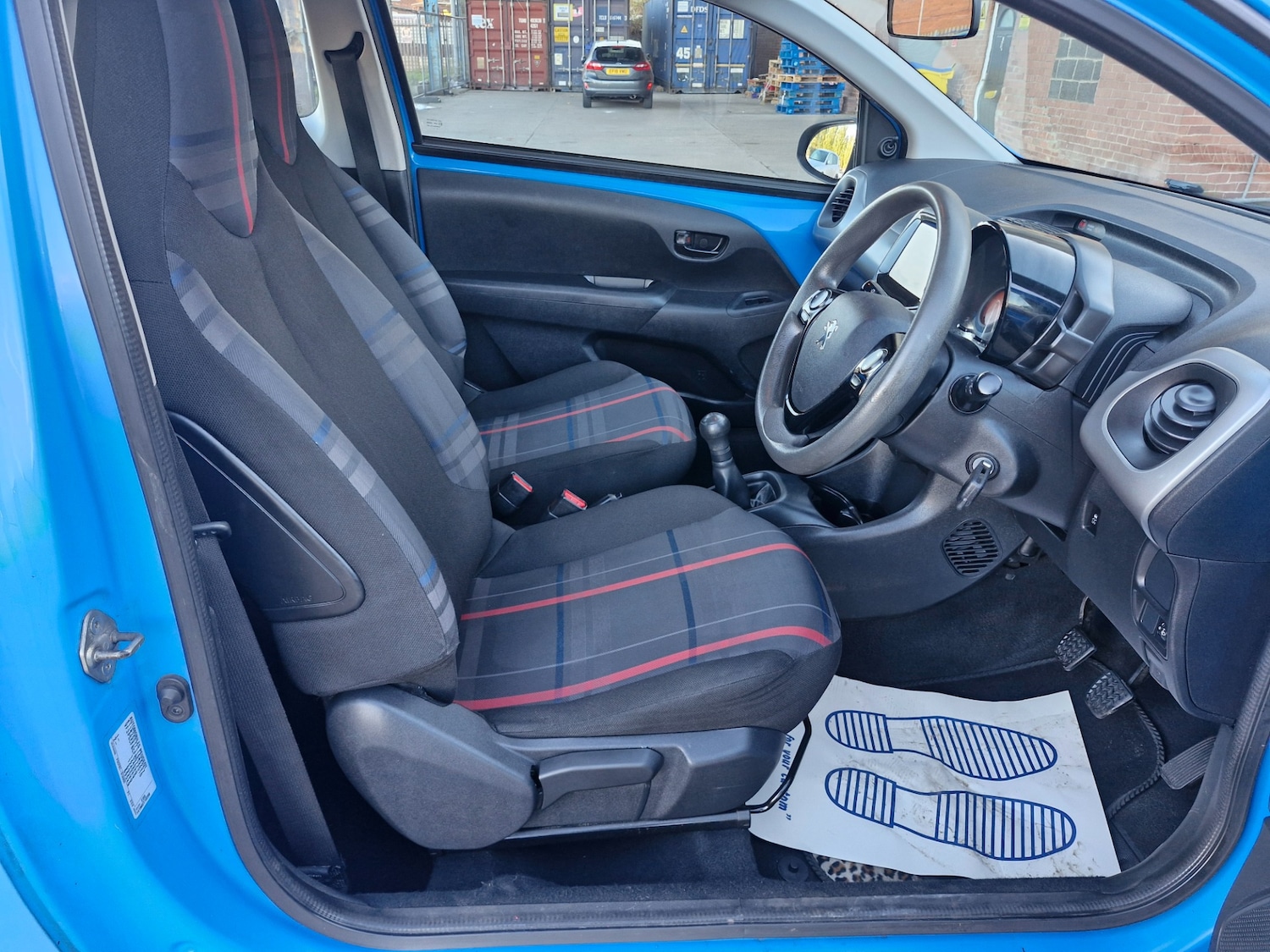 Used Peugeot 108 2015 for sale - 76340083: Photo 9