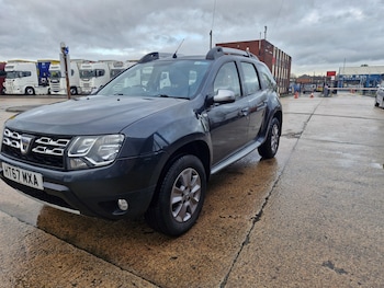 Used Dacia Duster 2018 for sale - 76845329: Photo