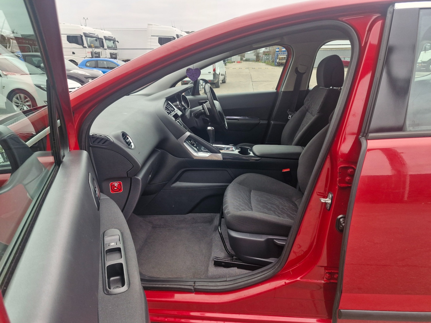 Used Peugeot 3008 2012 for sale - 77061784: Photo 6