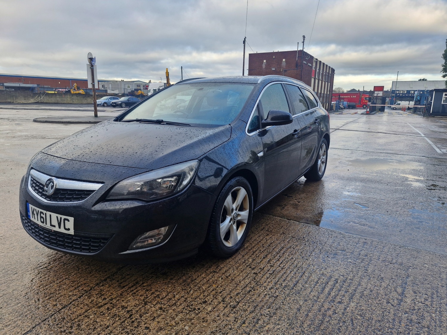 Used Vauxhall Astra 2011 for sale - 76673123: Photo 2