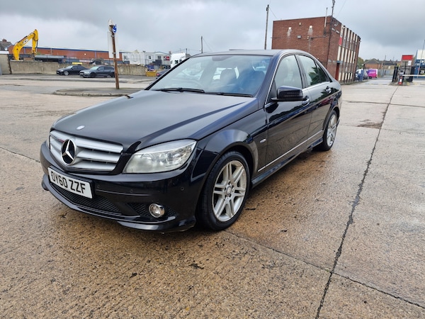 Used Mercedes-Benz C Class 2010 for sale - 76253023: Photo 2