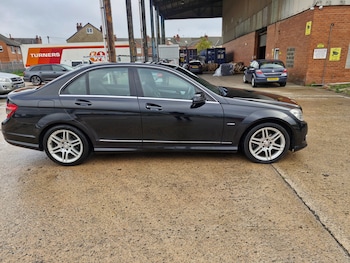 Used Mercedes-Benz C Class 2010 for sale - 76253023: Photo