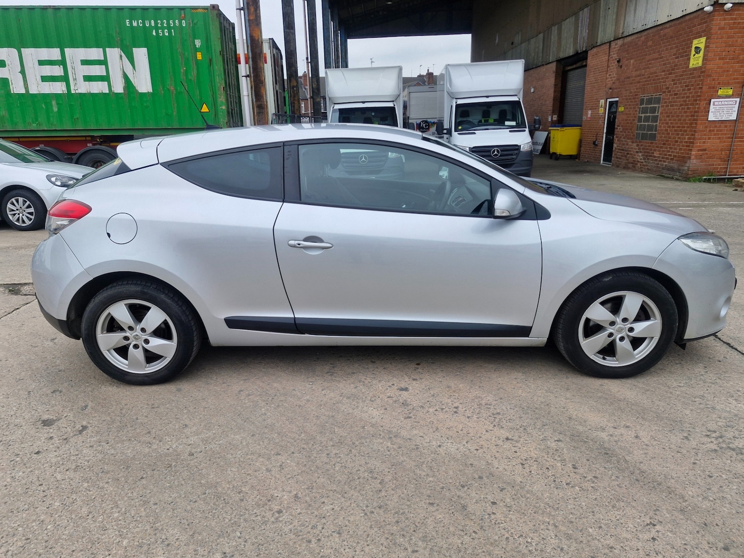 Used Renault Megane 2011 for sale - 77789909: Photo 3
