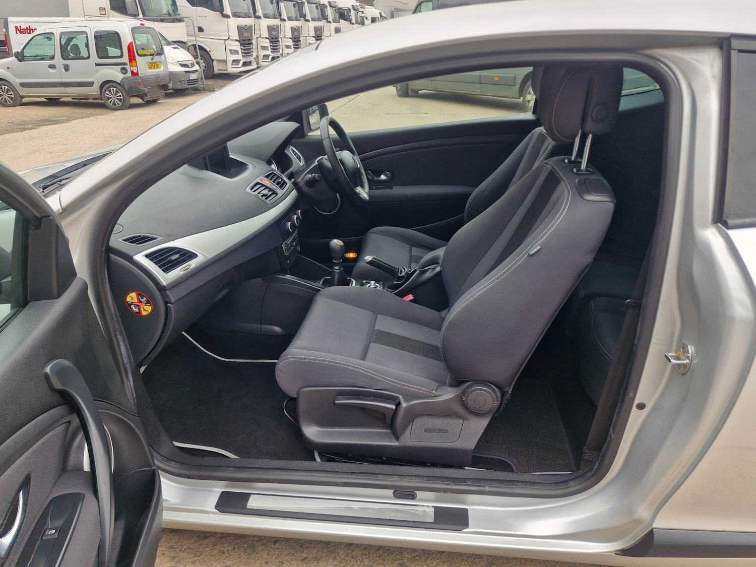 Used Renault Megane 2011 for sale - 77789909: Photo 6