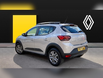 Used Dacia Sandero Stepway 2023 for sale - 76194725: Photo 2
