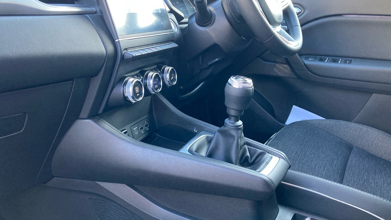 Used Renault Captur 2023 for sale - 77817901: Photo 13