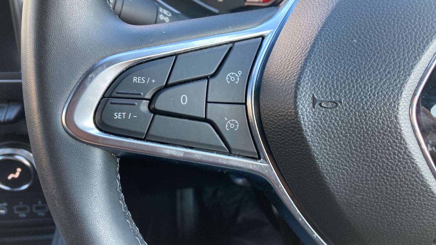 Used Renault Captur 2023 for sale - 77817901: Photo 25