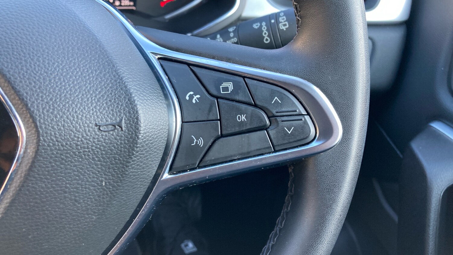 Used Renault Captur 2023 for sale - 77817901: Photo 26