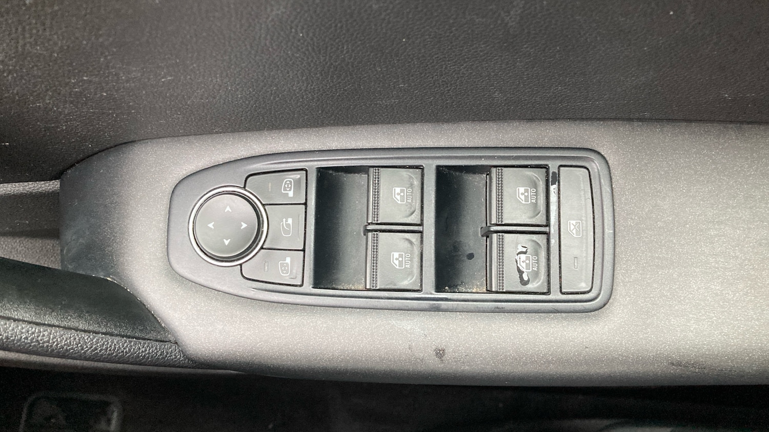 Used Renault Captur 2020 for sale - 76461720: Photo 25