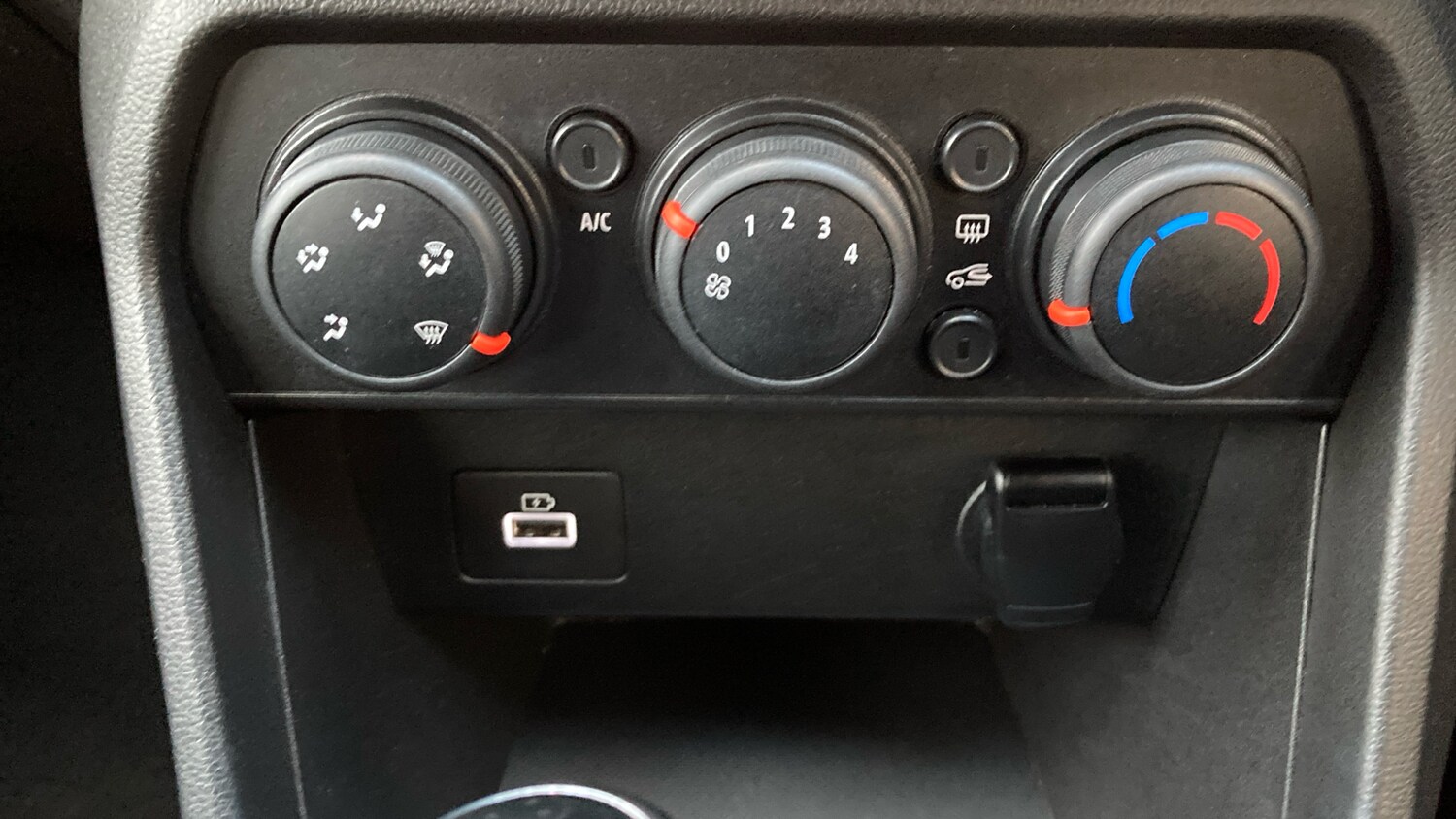 Used Dacia Sandero 2021 for sale - 76640816: Photo 22