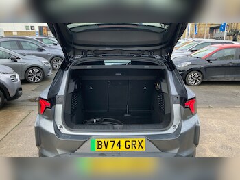 Used Renault Scenic E-Tech 2024 for sale - 77116401: Photo