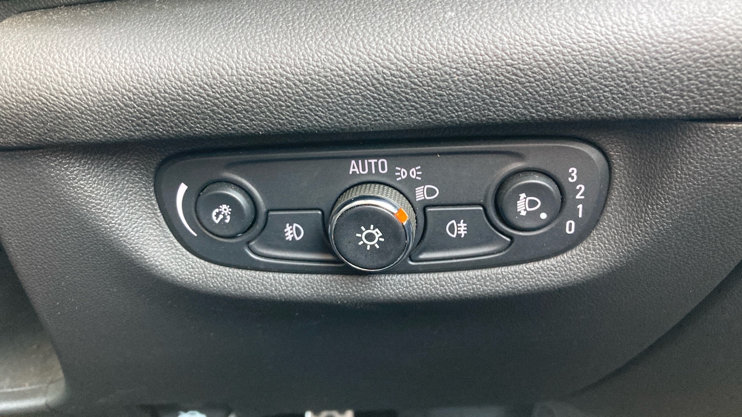 Used Vauxhall Insignia 2017 for sale - 77544554: Photo 27