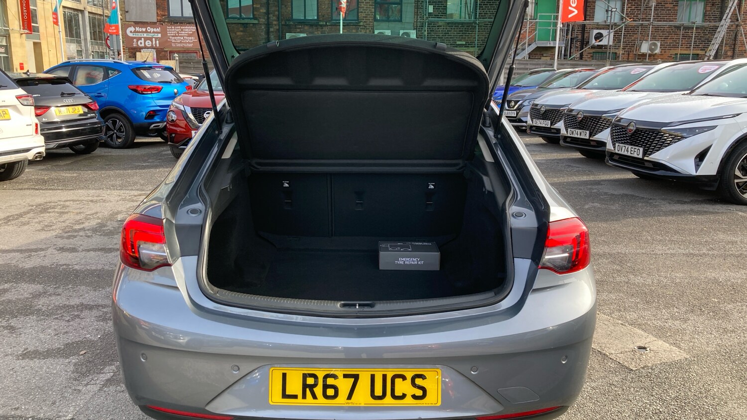 Used Vauxhall Insignia 2017 for sale - 77544554: Photo 4