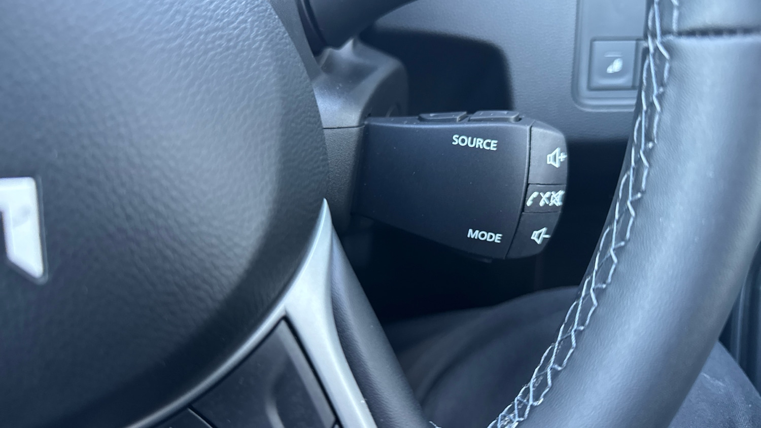 Used Dacia Duster 2023 for sale - 77435588: Photo 32