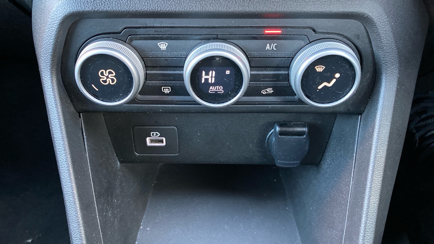 Used Dacia Jogger 2023 for sale - 76922366: Photo 25