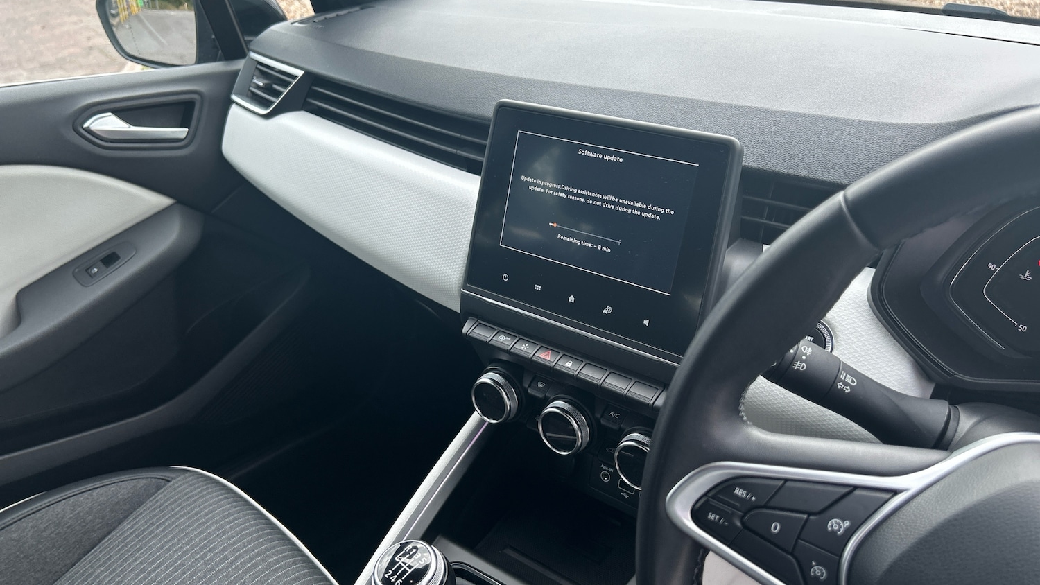 Used Renault Clio 2021 for sale - 76464349: Photo 14