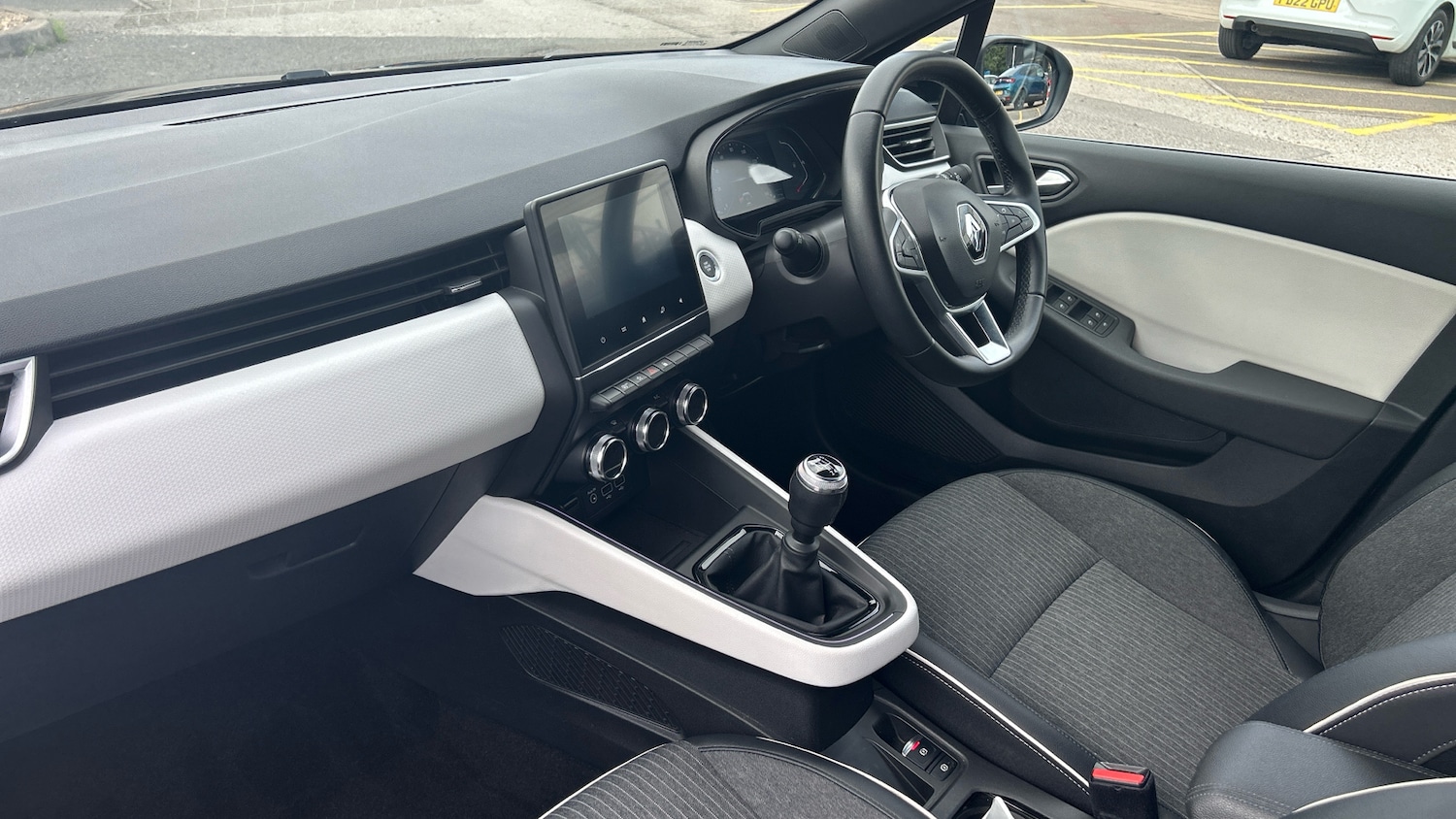 Used Renault Clio 2021 for sale - 76464349: Photo 9