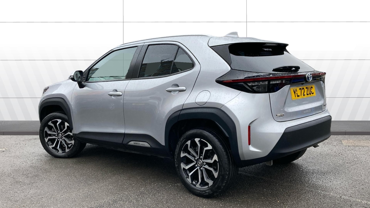 Used Toyota Yaris Cross 2022 for sale - 77247219: Photo 2