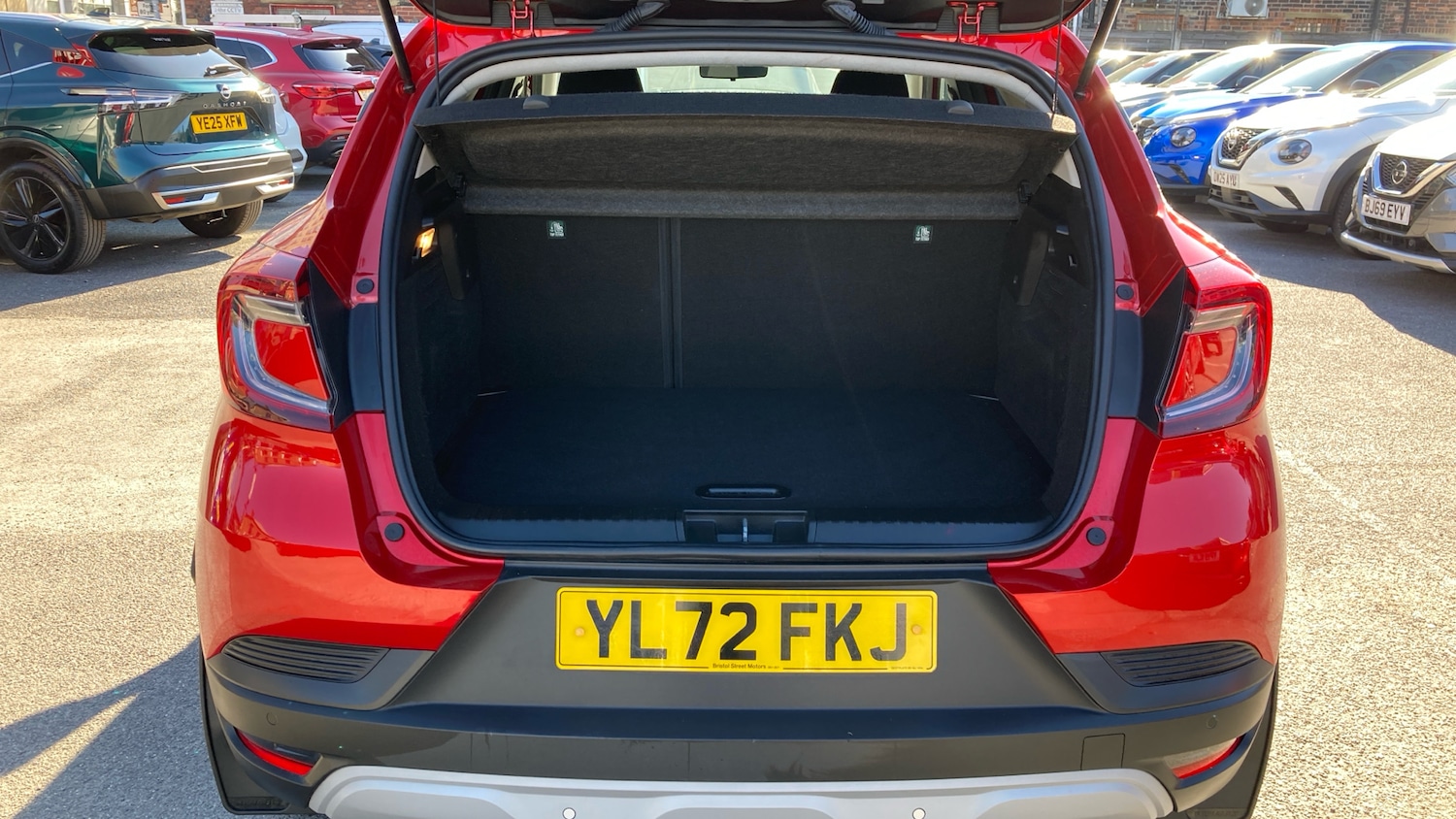 Used Renault Captur 2023 for sale - 78223184: Photo 4