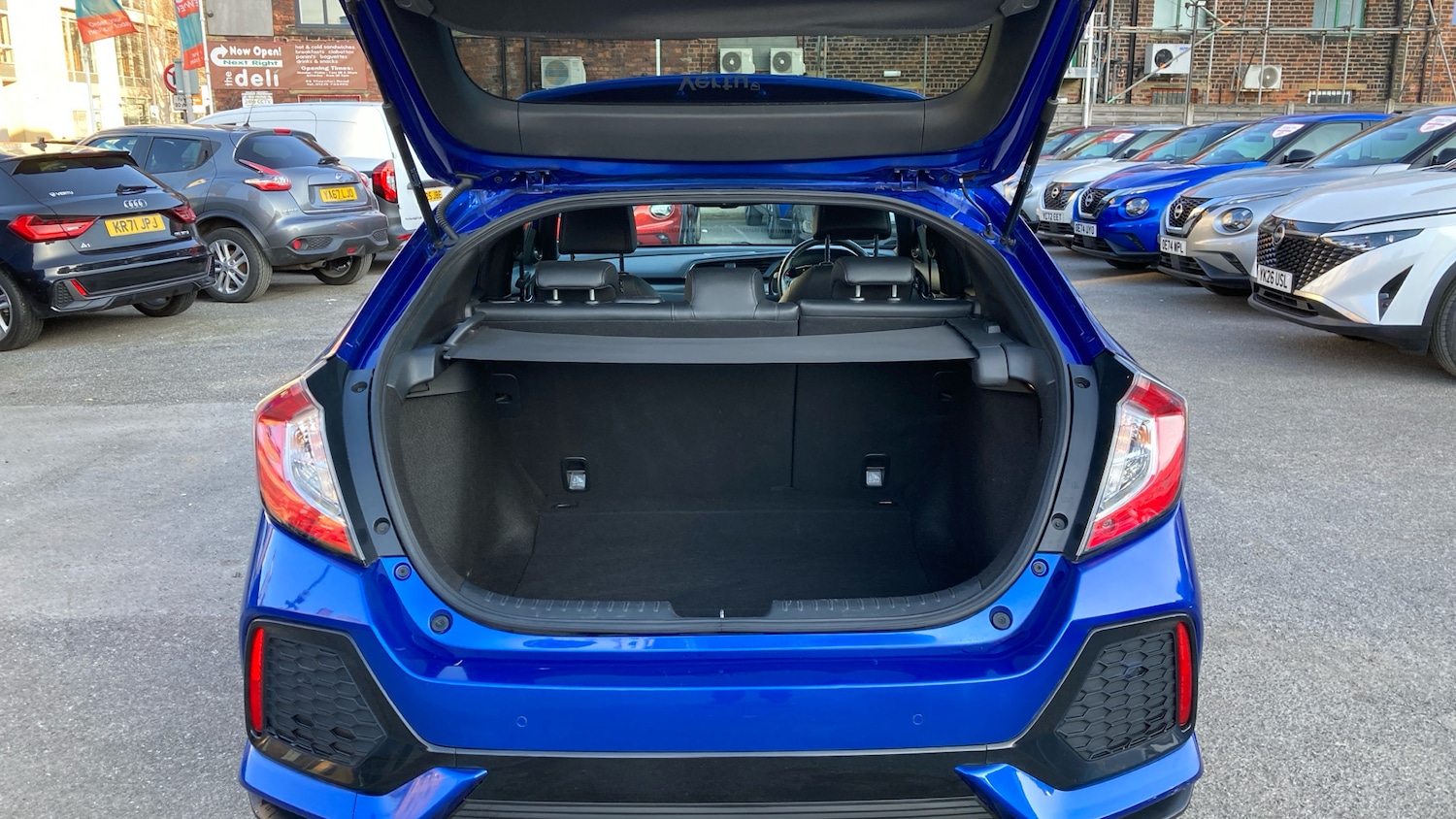 Used Honda Civic 2019 for sale - 78111921: Photo 4