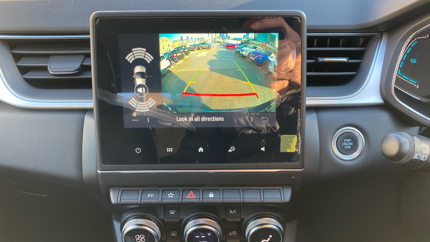 Used Renault Captur 2022 for sale - 76821468: Photo 25