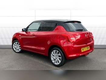 Used Suzuki Swift 2022 for sale - 75900768: Photo