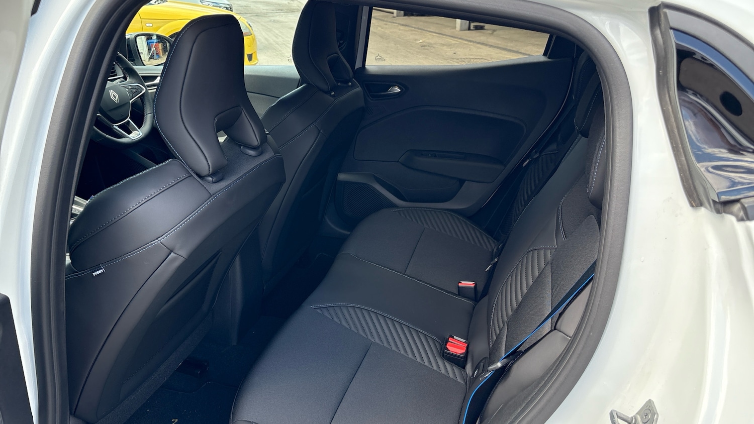 Used Renault Clio 2025 for sale - 76392223: Photo 16