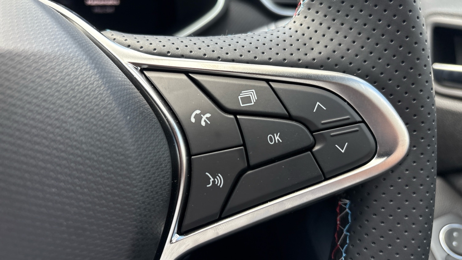 Used Renault Clio 2025 for sale - 76392223: Photo 23