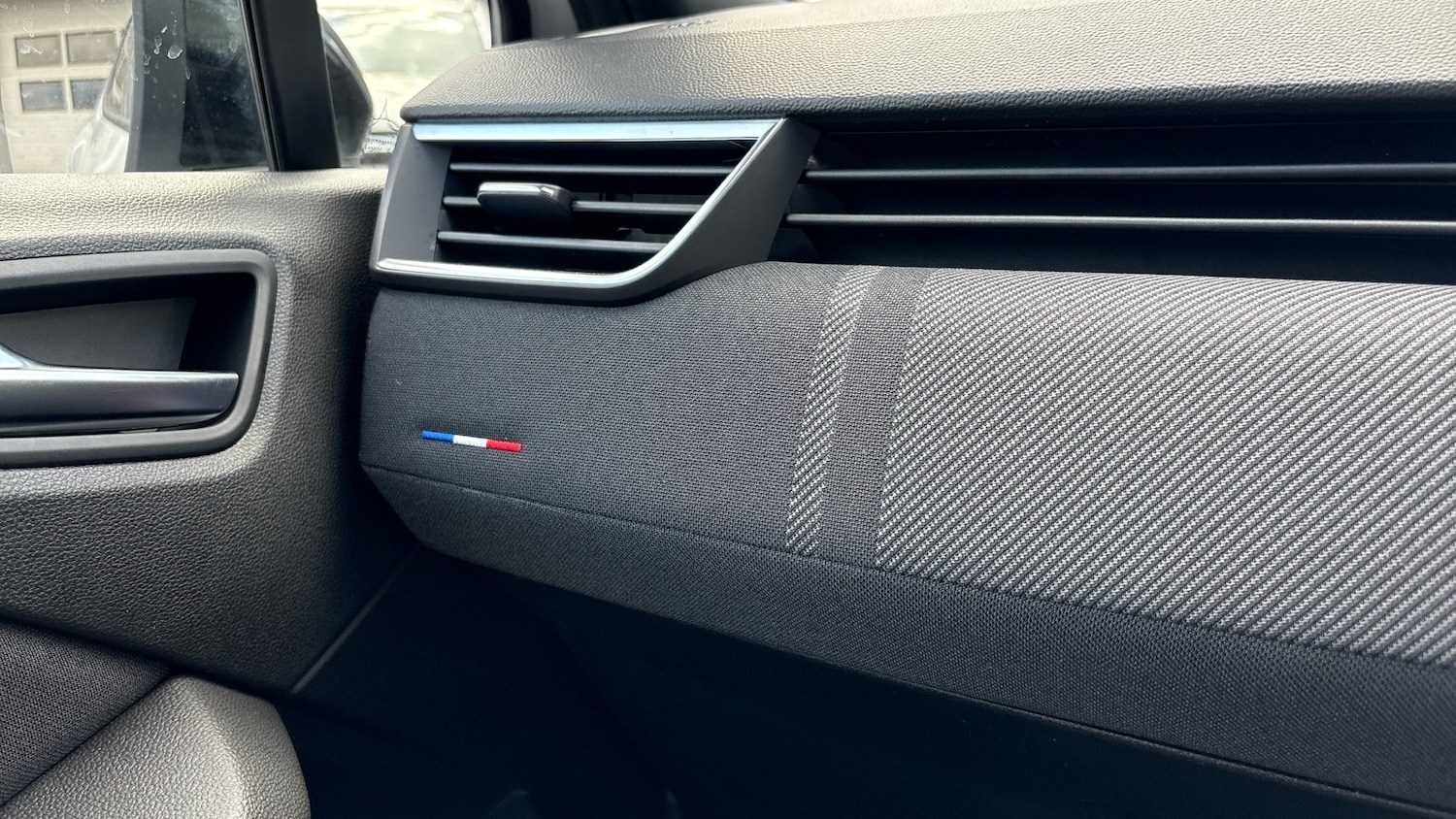 Used Renault Clio 2025 for sale - 76392223: Photo 24