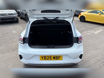 Used Renault Clio 2025 for sale - 76392223: Photo